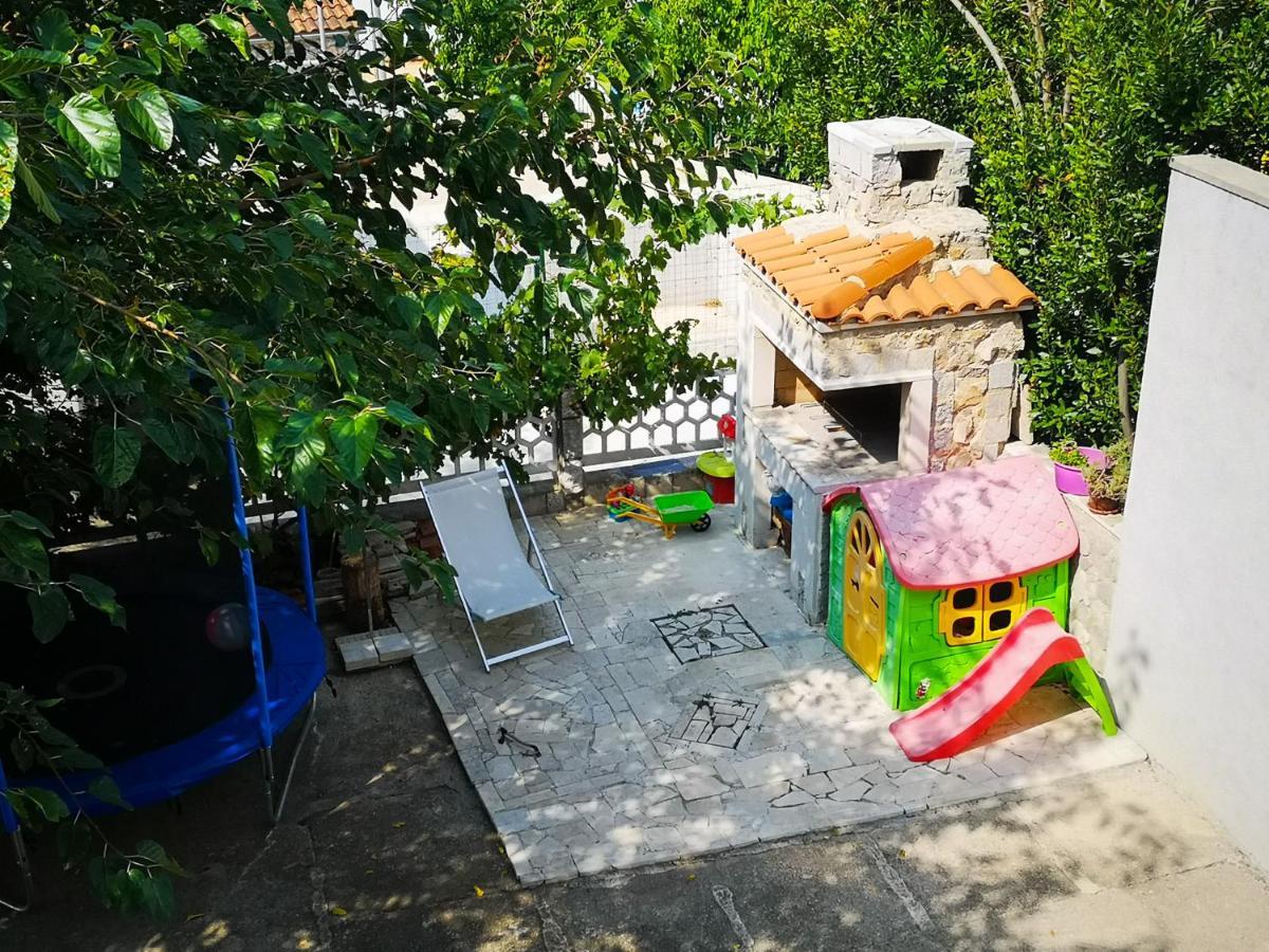 Apartment Magdic Brzac Екстер'єр фото