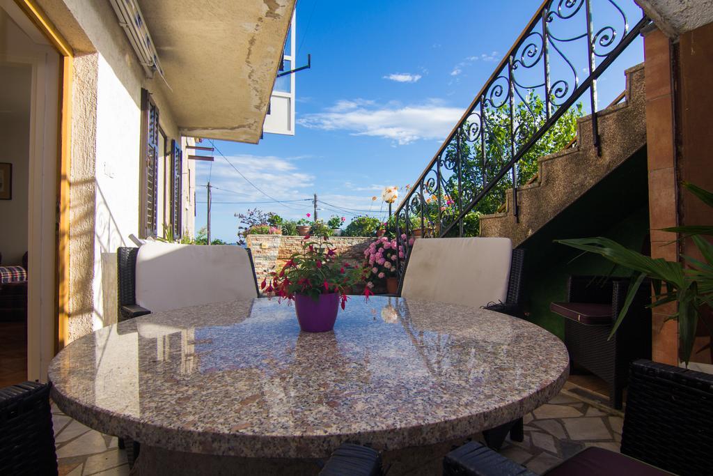 Apartment Magdic Brzac Екстер'єр фото